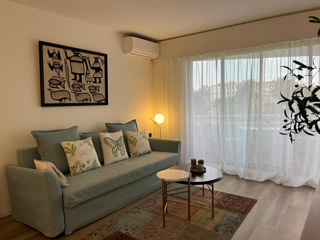 Spacious Living Room